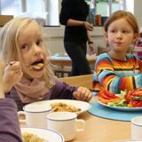 Caritasverband-Geschäftsführer Patrick Domin geht davon aus, dass die Preise für Schul- und Kita-Essen bald erneut erhöht werden müssen.