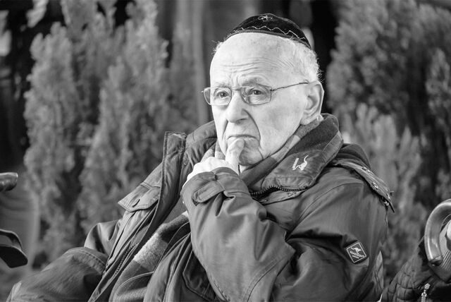 Rolf Abrahamsohn überlebte den Holocaust und berichtete als Zeitzeuge immer wieder Kindern und Jugendlichen von den Verbrechen der Nazis.