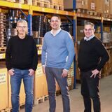 Das Führungsteam von E-M-C-direct blickt auf ein erfolgreiches Jahr 2022 zurück: Vertriebsleiter Erwin Schmidbauer, Geschäftsführer Thaddäus Nagy und Arnd Diedrichs, Produktmanagement und Einkauf.