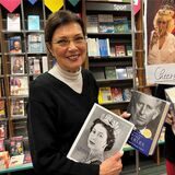 Gerda-Marie Winkelmann in ihrem Buchladen.