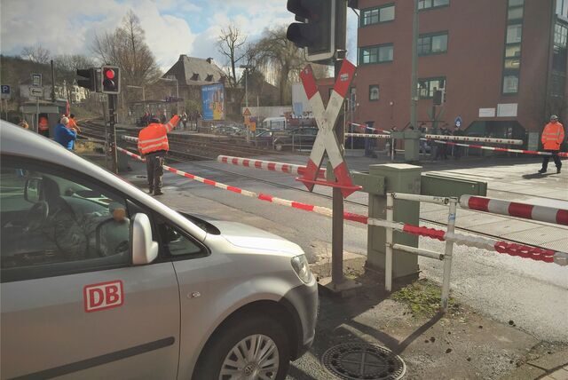 Der Bahnübergang am Bahnhof Castrop-Rauxel Süd / Obere Münsterstraße.