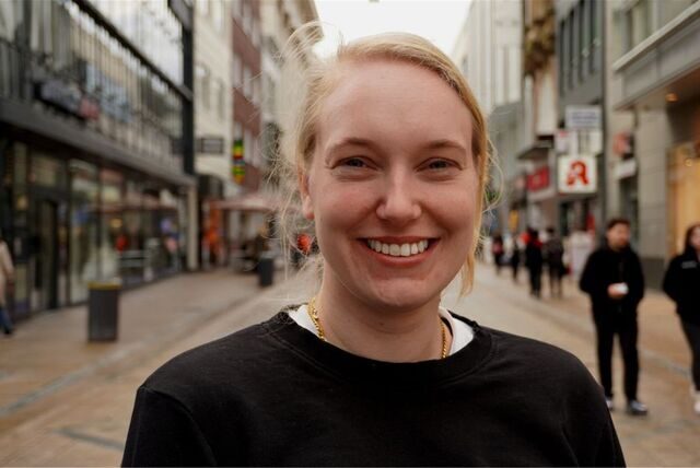 Marie Ahlers steht auf dem Westenhellweg