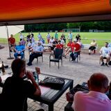 Freiluft-Jahreshauptversammlung des TuS Henrichenburg im Juni 2020 wegen Corona.