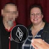 AfD-Parteichefin Sabine Paulsen mit einem (gepixelten) Parteikollegen aus Bochum