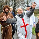 Die Oberwieser Schützen am Rosenmontag bei ihrem Zug durch die Bauerschaften.