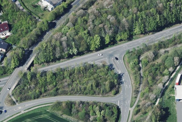 Luftbild der Kreuzung Neuer Hellweg / Stahlbaustraße in Merklinde.