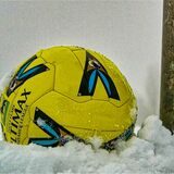 Die Winterpause für die Castrop-Rauxeler Fußballer hat je nach Spielklasse anderes Ende. Womöglich fangen ja einige der Kicker im Schnee wieder an um Punkte zu spielen