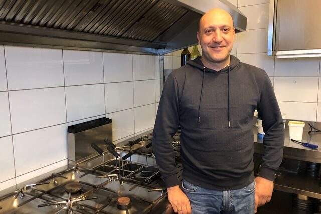 Nunzi Marcucci in seiner Küche in  der Trattoria Puglia.