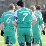 Bei Training oder Spiel bei frostigen Temperaturen ist eine Mütze ein wichtiger Schutz gegen das Auskühlen des Körpers.