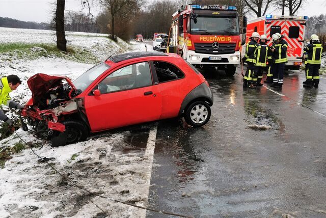 Schnee und Glätte sorgten am Donnerstagmorgen in Dorsten für zwei Unfälle. Symbolbild.