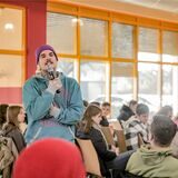 Transaktivist Jill Deimel hielt für die Kampagne für Toleranz im Netz einen Vortrag am Willy-Brandt-Gymnasium in Oer-Erkenschwick.