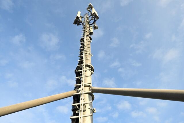 Mobilfunkmast auf einem Hochhaus