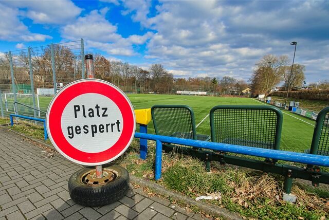 Die „Platz gesperrt“-Schilder werden bei den Castrop-Rauxeler Vereinen wieder herausgeholt.