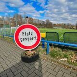 Die „Platz gesperrt“-Schilder werden bei den Castrop-Rauxeler Vereinen wieder herausgeholt.