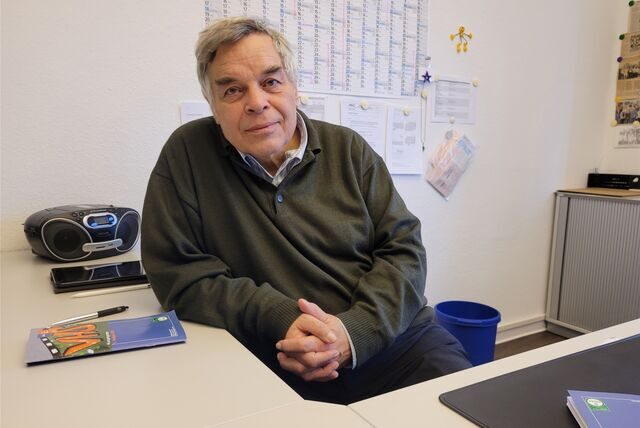 Der Historiker Michael Huhn (66) ist neuer Dozent bei der Volkshochschule in Oer-Erkenschwick.