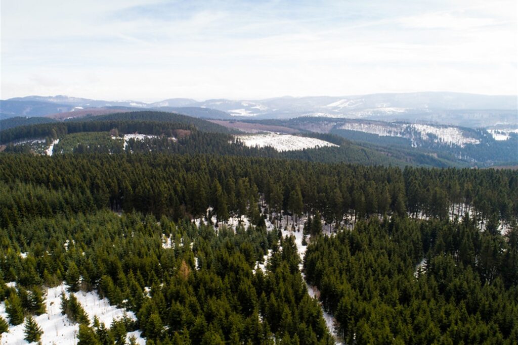 verschneites sauerland von oben verschneites sauerland von oben