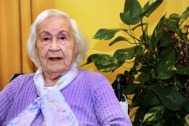 Martha Lenz feiert ihren 99. Geburtstag.