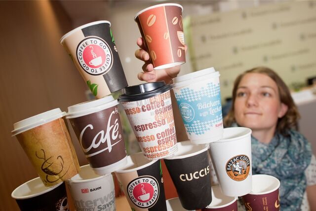 Kaffee zum Mitnehmen ist bei den Deutschen sehr beliebt. Allerdings sorgen die Einweg-Becher für ein Müllproblem.
