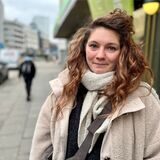 Hannah Paschke (29) stört es nicht, dass Gravis keine Bargeldzahlungen mehr akzeptiert. Sie zahlt ohnehin per EC-Karte.