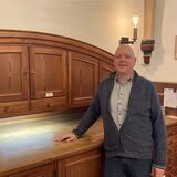 Küster Erich Erfkämper in der Sakristei von St. Matthäus Wulfen