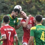 Die SG Castrop (rote Trikots) unterlag Anfang Oktober dem CF Kurdistan Bochum mit 0:1.