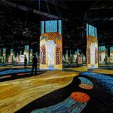 In der Dortmunder Halle sind riesige Bilder von Klimt als Projektion zu sehen.