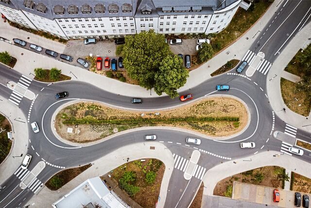 Vorbild für Sinsen: Das Luftbild zeigt den Schlaufenkreisel an der Hohenzollernstraße in Recklinghausen. So ähnlich könnte es Ende 2025 an der heutigen Kreuzung Halterner Straße/Bahnhofstraße/Schulstraße aussehen.