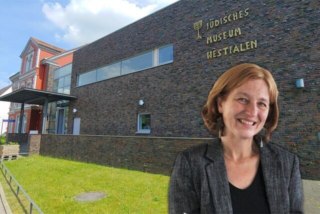 Museumsleiterin Dr. Katrin Pieren vor dem Jüdischen Museum Westfalen