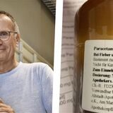Apotheker Winfried Radinger stellt den Fiebersaft für Kinder selbst her.
