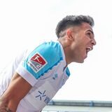 Rodrigo Zalazar jubelt nach seinem Torerfolg.