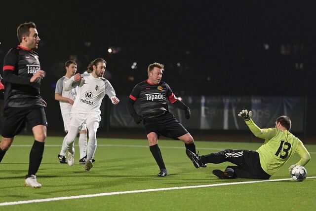 Deusens Keeper Pit Frankemöller konnte sich über einen Mangel an Beschäftigung im Testspiel gegen die Spvgg. Erkenschwick II nicht beklagen.