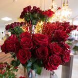 Rote Rosen in einem Strauß