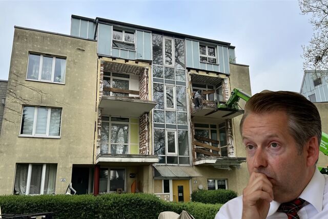 Marc-Oliver Fichter vor einem Gebäude am „Tor zur Südstadt“ in Recklinghausen.