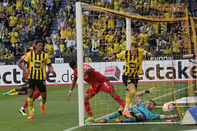 Marco Reus trifft gegen Bayer Leverkusen.