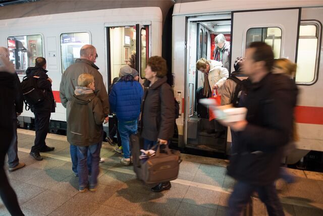 Reisende am Dortmunder Hauptbahnhof müssen häufig mit verspäteten Zügen leben.