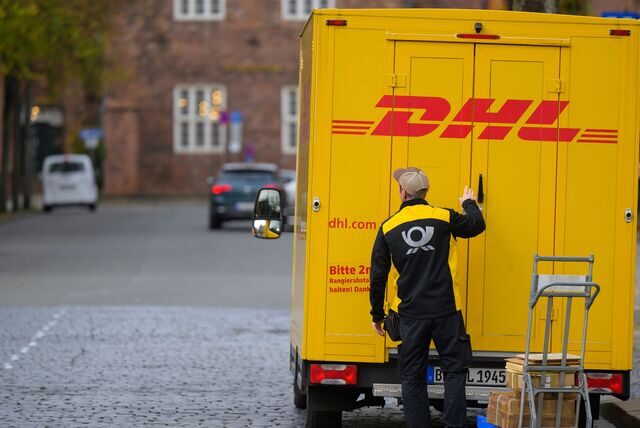 Paketzusteller der DHL streiken am Samstag (28.1.) in Dortmund.