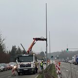Die B235 / Habinghorster Straße hat neue Straßenlaternen erhalten. Sie leuchten künftig auch die Kreuzung an der Grutholzallee / Europaplatz besser aus.