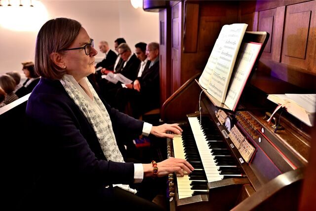 Tausende Gottesdienste feierte sie mit der Evangelischen Stadt-Kirchengemeinde: Organistin Charlotte Charlier geht in den Ruhestand.