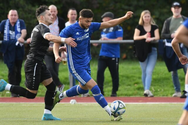 Okan Dalkic (am Ball) und sein VfB Habinghorst spielen im Kreispokal-Viertelfinale Anfang Februar gegen den DSC Wanne.