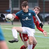 In einem Testspiel setzte sich der SV Wacker Obercastrop, hier mit Bakir Basic am Ball, nach einem 0:1-Rückstand mit 3:1 gegen den Lüner SV durch.