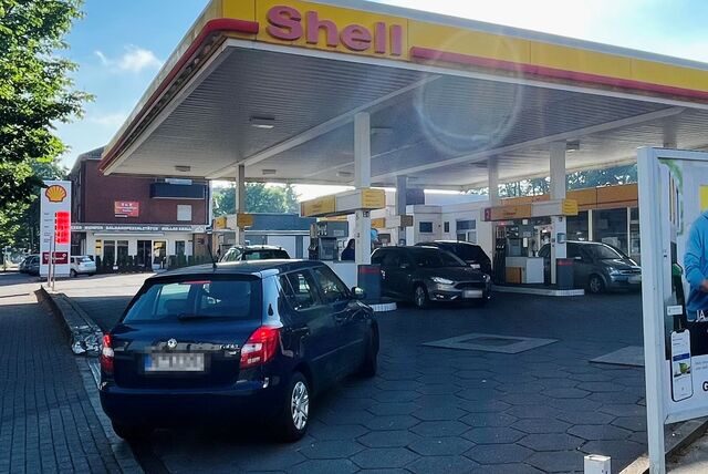 Die Tankstelle an der Weseler Straße von außen