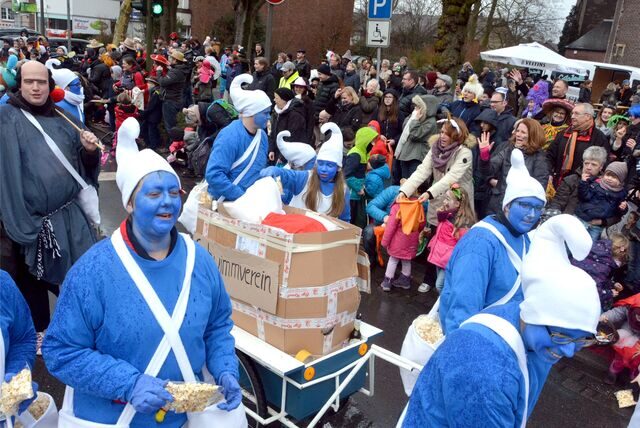 Bald schlängelt sich der närrische Lindwurm, hier ein Archivfoto, wieder durch Holsterhausen.