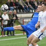 Aktuell ist der FC Altenbochum (blaue Trikots) in der Bezirksliga 10 allen anderen Teams weit voraus.