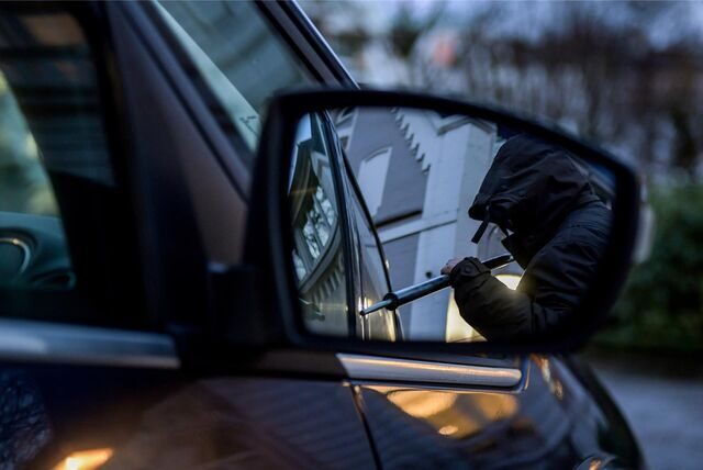 Die Polizei Dortmund hat im Kreuzviertel Dortmund einen Mann festgenommen, der Autos aufbrechen wollte.