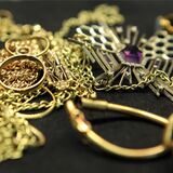 Goldschmuck aus der Nähe
