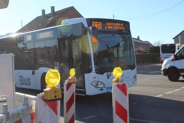 Ein Bus der Linie X13.