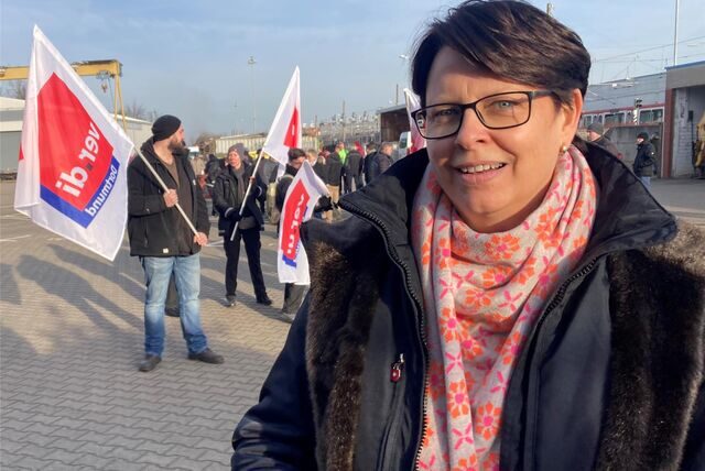 Verdi-Sekretärin Kirsten Rupieper freute sich über die große Beteiligung der DSW21-Beschäftigten bei einem vergangenen Warnstreik.