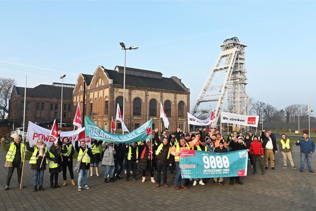 Beschäftigte aus dem öffentlichen Dienst in Dorsten traten am Freitag in einen ganztägigen Warnstreik. Die zentrale Kundgebung fand am LEO in Hervest statt.