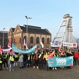 Beschäftigte aus dem öffentlichen Dienst in Dorsten traten am Freitag in einen ganztägigen Warnstreik. Die zentrale Kundgebung fand am LEO in Hervest statt.