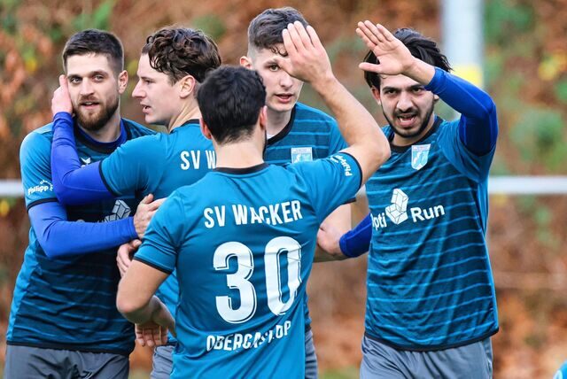Nico Brehm (l) ist einer von zwei Rückkehrer in den Kader des SV Wacker Obercastrop – die beiden fehlten beim abschließenden Testspiel gegen den TuS 05 Sinsen.